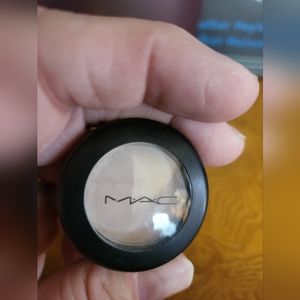 MAC preowned eyeshadow pot in Blanc Type